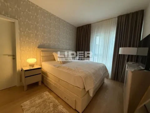 Izdavanje, trosoban stan, 76m², Savski Venac, Beograd - image 9