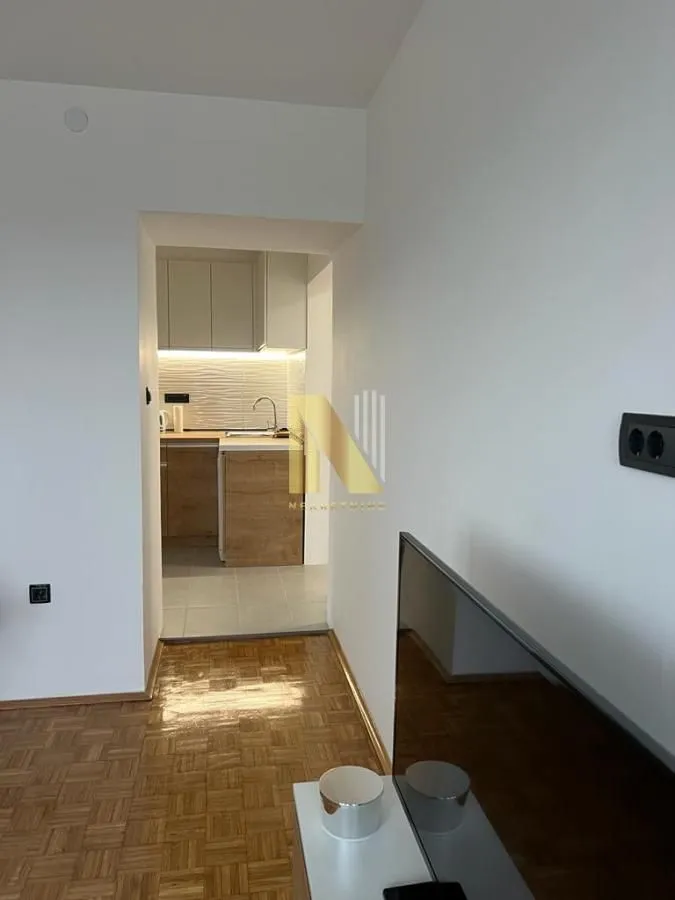 Izdavanje, jednosoban stan, 40m², Železnička Stanica, Novi Sad Sve Podlokacije