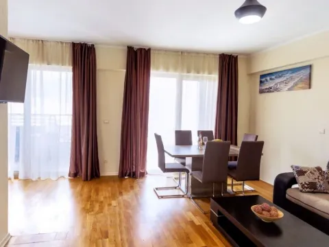 Prodaja, dvosoban stan, 81m², Budva, Crna Gora - image 1