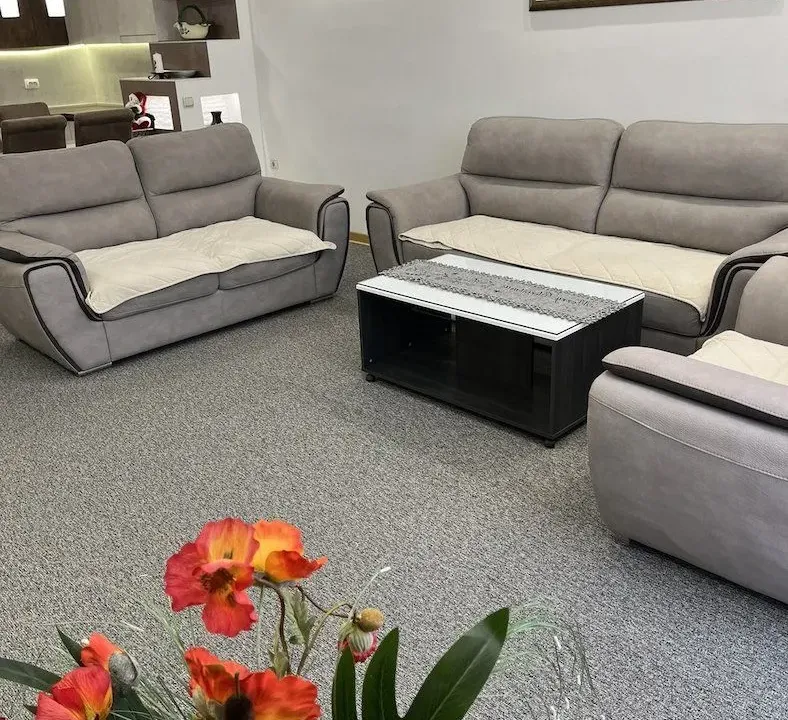 Izdavanje, jednosoban stan, 93m², Centar, Novi Sad