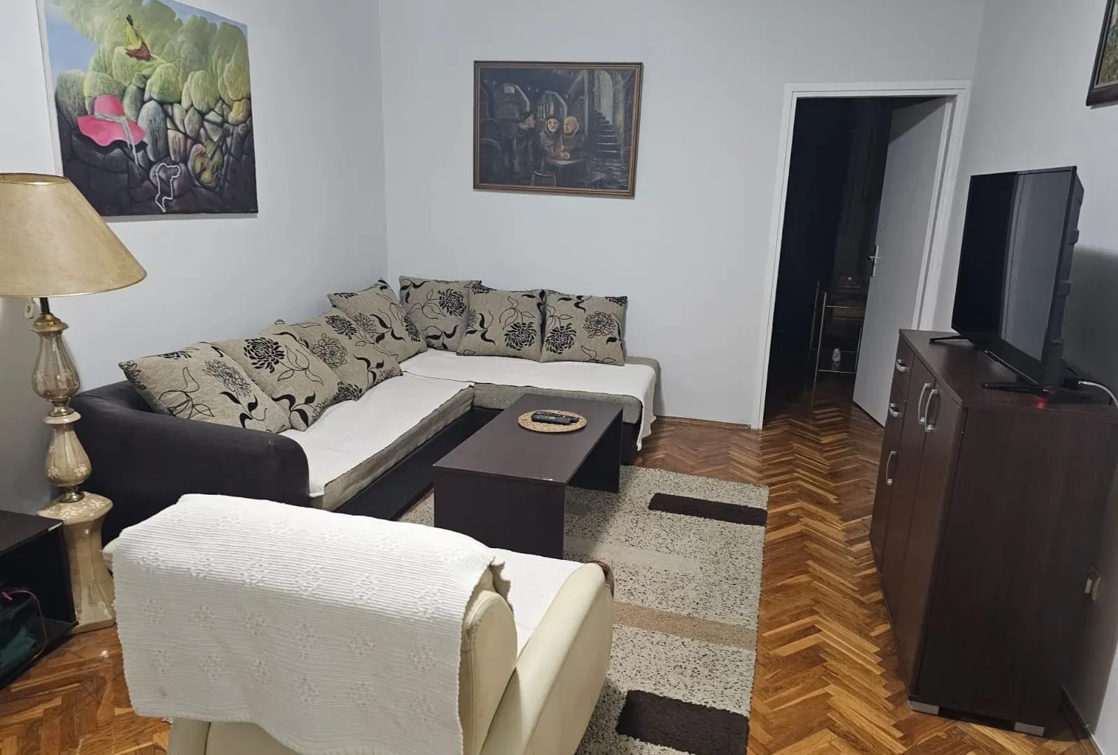 Izdavanje, dvosoban stan, 72m², Tuški Put, Podgorica