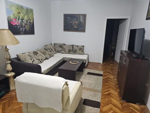 Izdavanje, dvosoban stan, 72m², Tuški Put, Podgorica - image 9