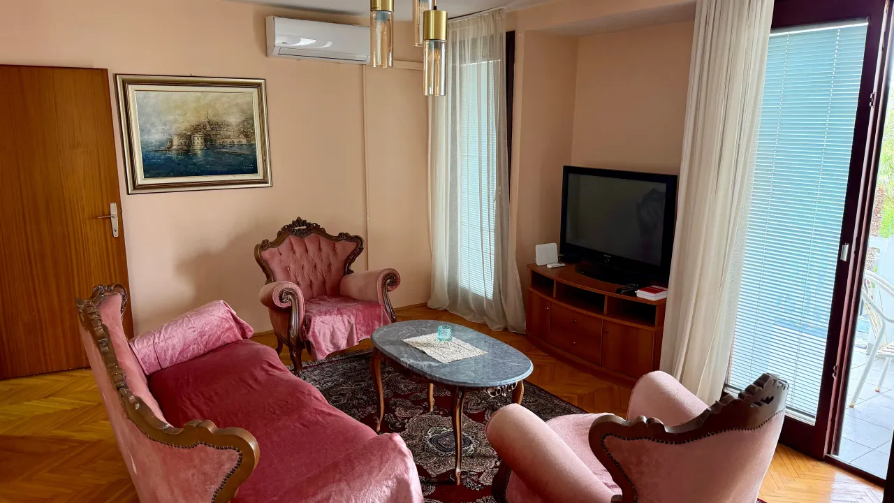Rent, two bedroom apartment, 80m², Centar, Bar