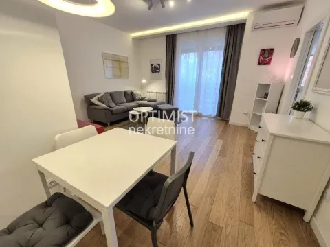 Izdavanje, dvosoban stan, 40m², Južni Bulevar, Vračar Sve Podlokacije - image 5