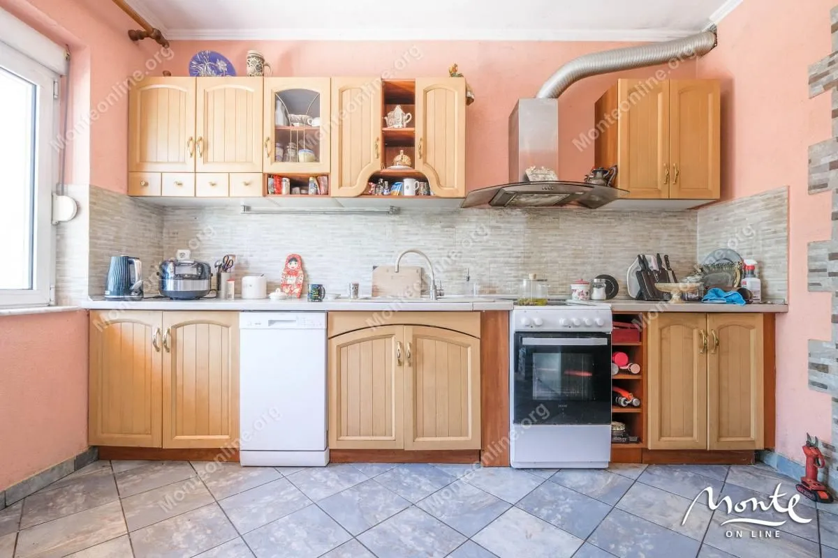 Prodaja, kuća, 172m², Muo, Kotor
