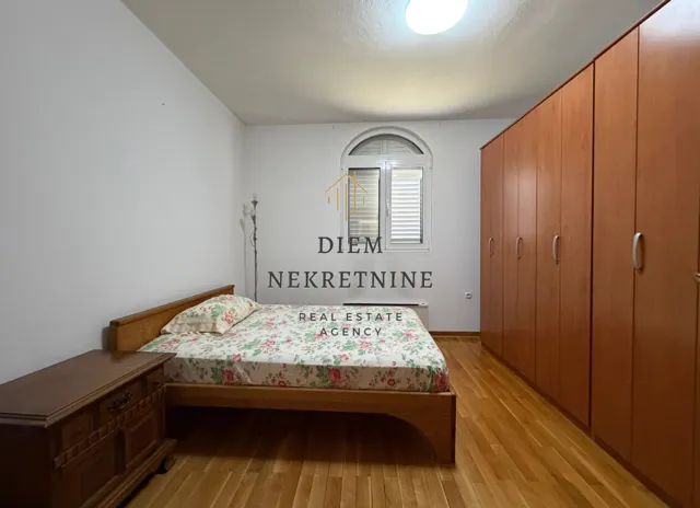 Rent, house, 350m², Zlatica, Podgorica