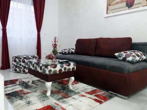 Izdavanje, jednosoban stan, 47m², Centar, Budva - image 5