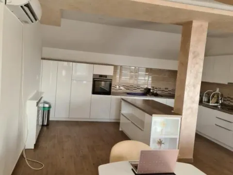 Prodaja, četvorosoban stan, 170m², Sremska Kamenica, Petrovaradin - image 2