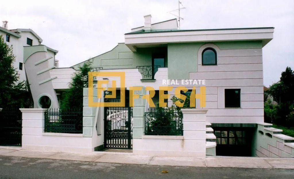 Prodaja, kuća, 800m², Zagorič, Podgorica