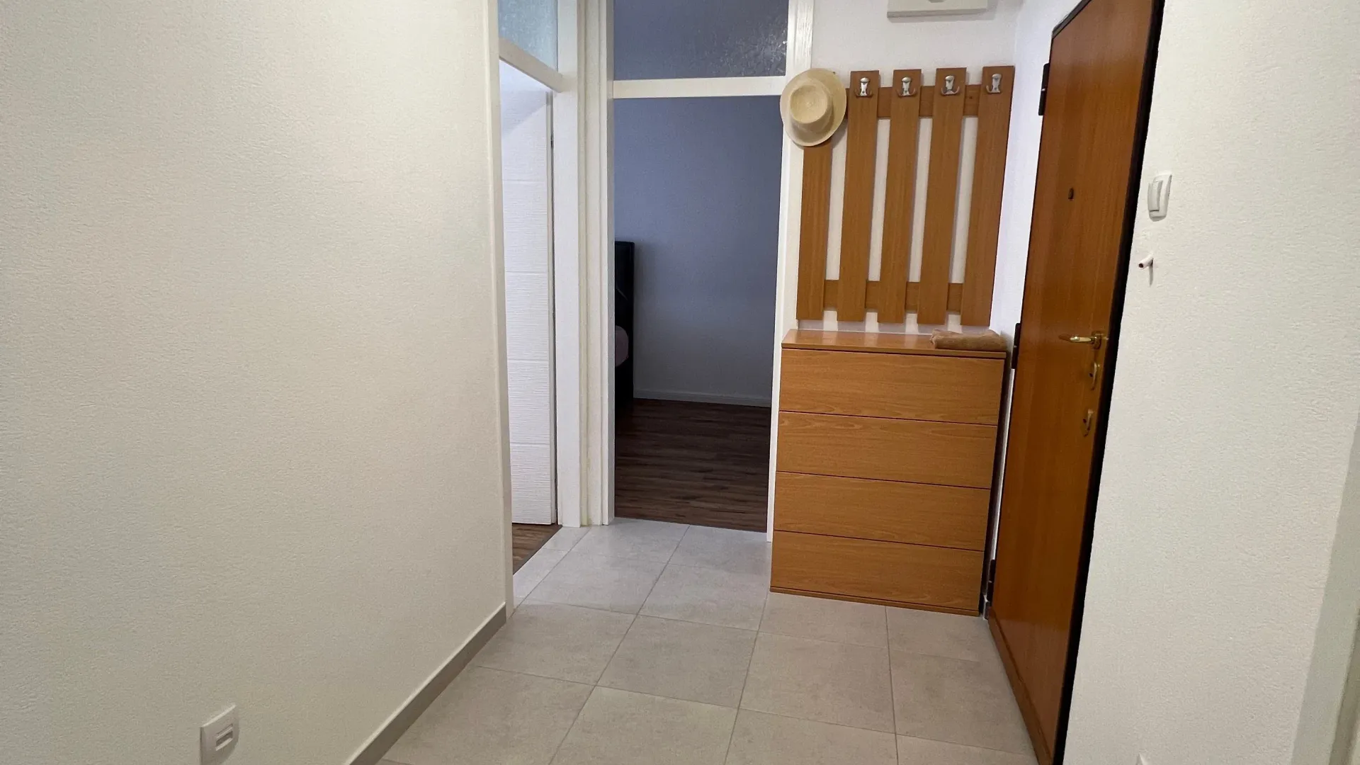Rent, two bedroom apartment, 65m², Centar, Bar