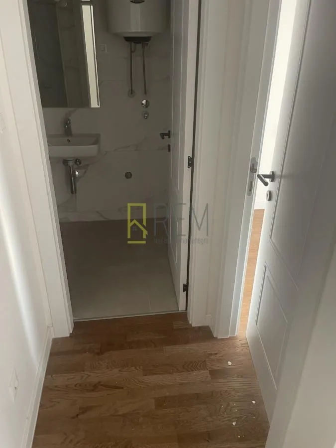 Prodaja, jednosoban stan, 45m², Stari Aerodrom, Podgorica