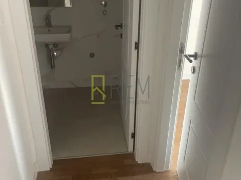 Sale, one bedroom apartment, 45m², Stari Aerodrom, Podgorica - image 3