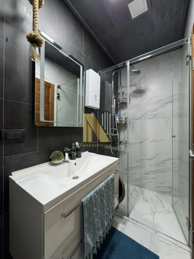 Prodaja, dvosoban stan, 42m², Kej, Novi Sad Sve Podlokacije