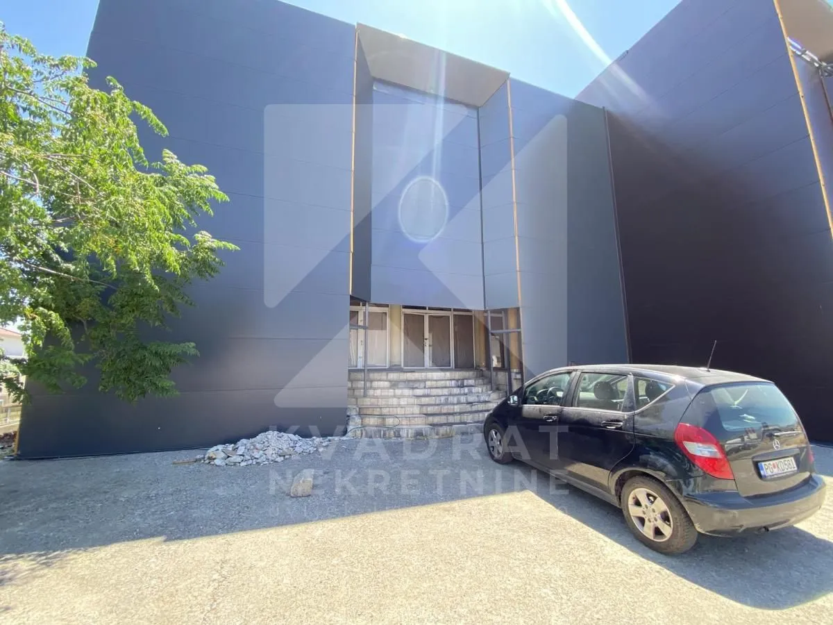 Rent, office space, 1800m², Zeta, Podgorica