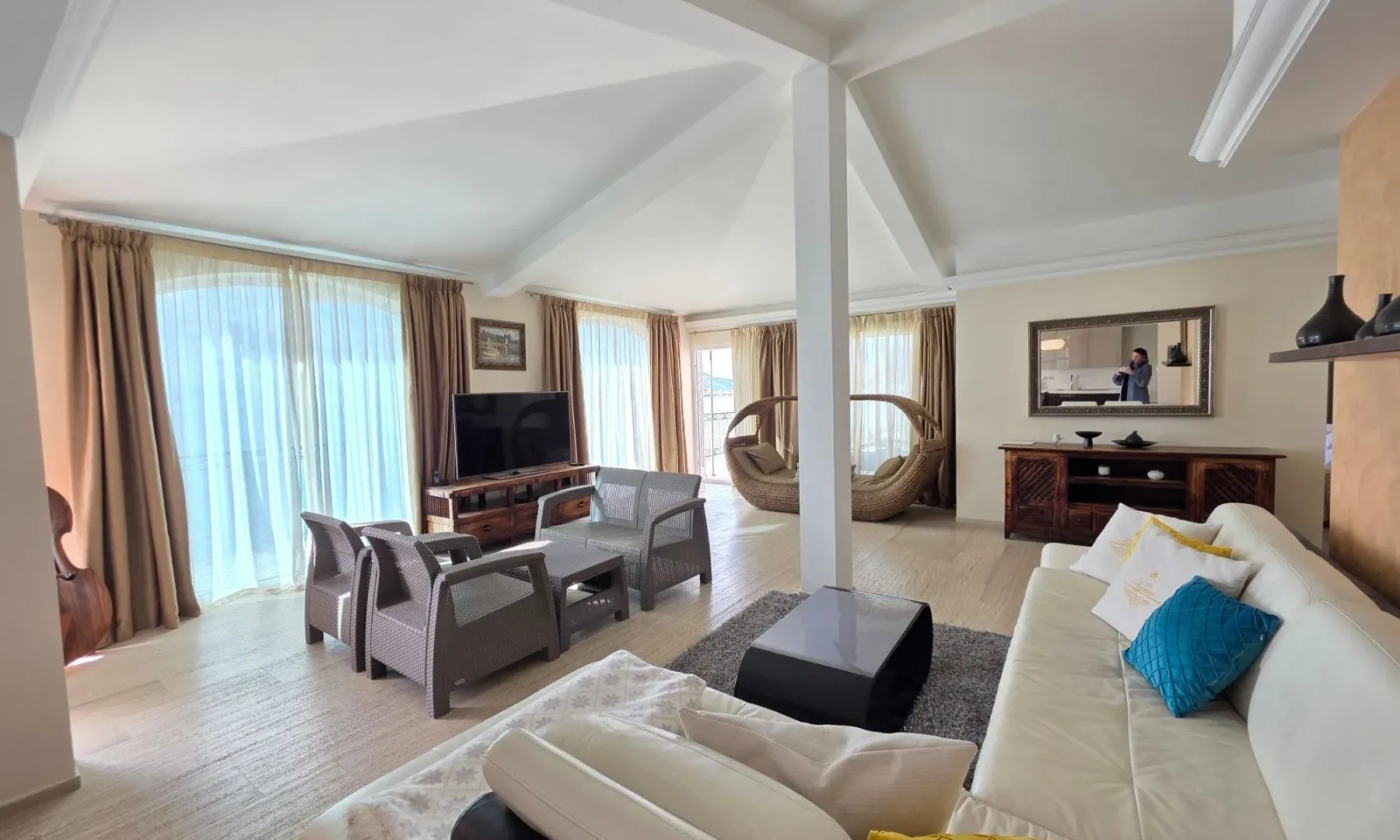 Prodaja, ugostiteljski objekat, 1200m², Sveti Stefan, Budva