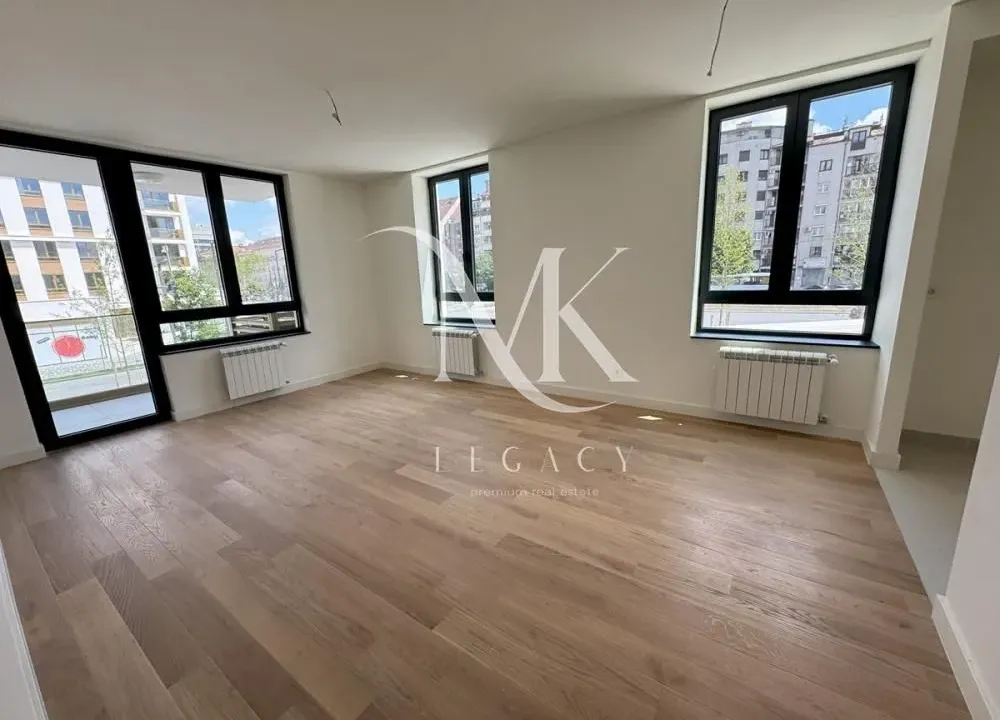 Izdavanje, trosoban stan, 78m², Savski Venac, Beograd