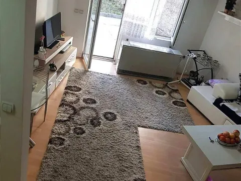 Prodaja, kuća, 81m², Zemun Kalvarija, Zemun Sve Podlokacije - image 8