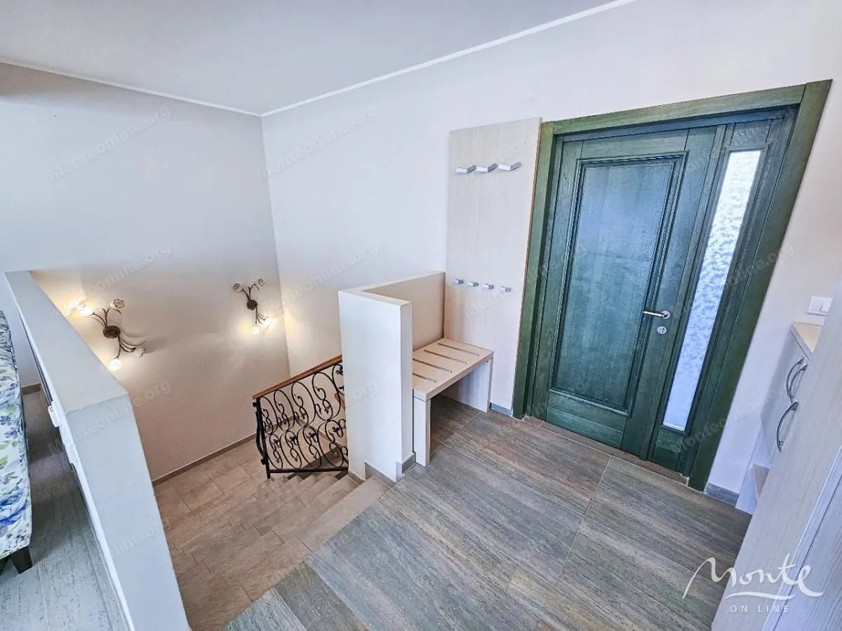 Prodaja, dvosoban stan, 135m², Kumbor, Herceg Novi