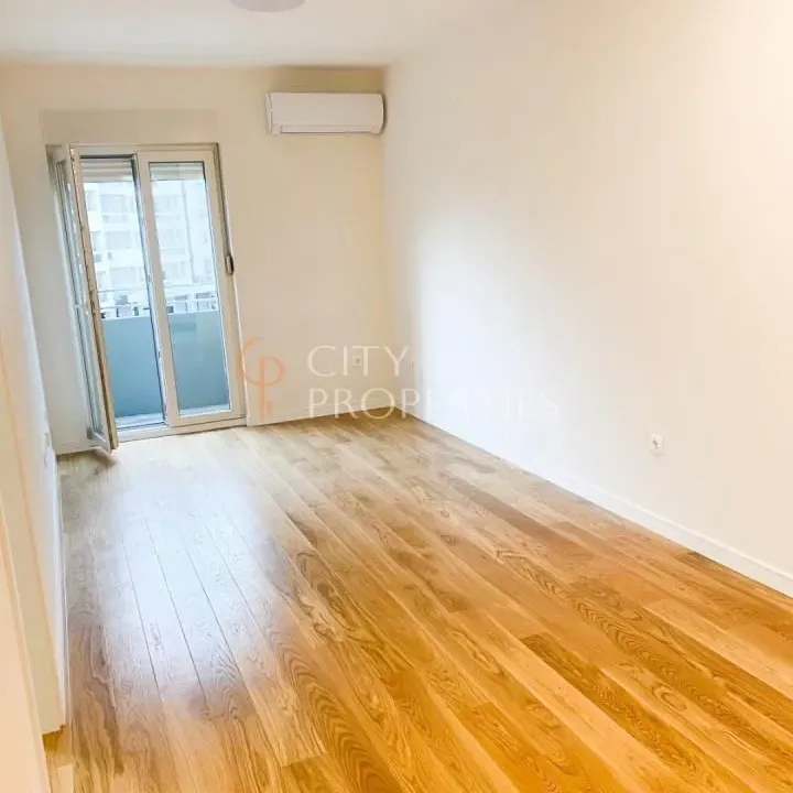 Izdavanje, stan, 40m², Central Point, Podgorica