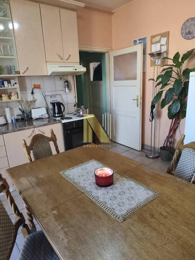Prodaja, trosoban stan, 71m², Cara Dušana, Novi Sad Sve Podlokacije