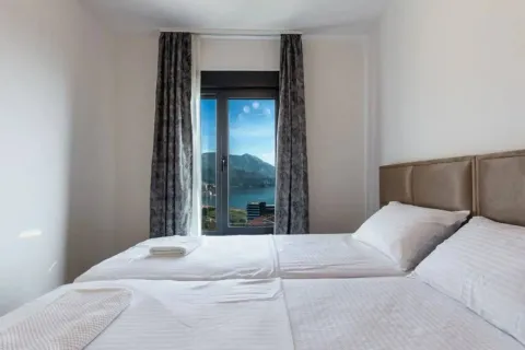 Rent, two bedroom apartment, 65m², Bečići, Budva - image 10