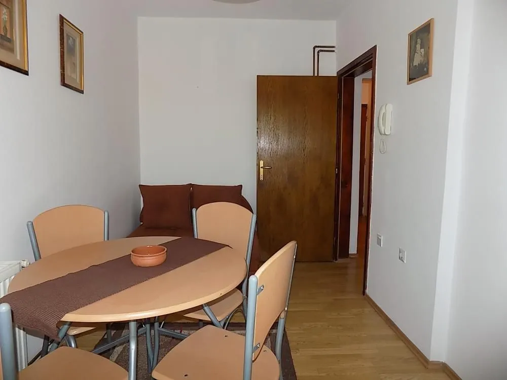 Prodaja, jednosoban stan, 37m², Centar, Jagodina