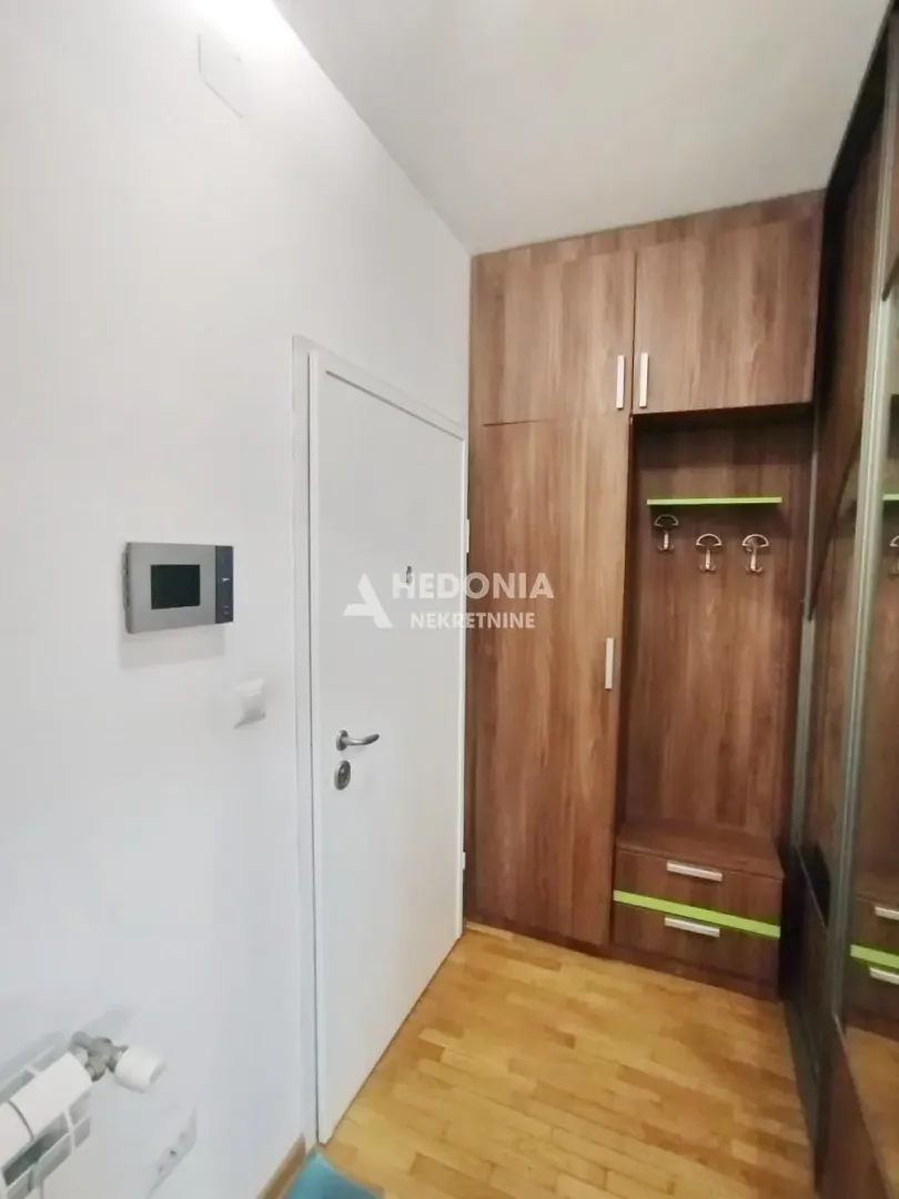 Prodaja, trosoban stan, 85m², Crveni Krst, Beograd