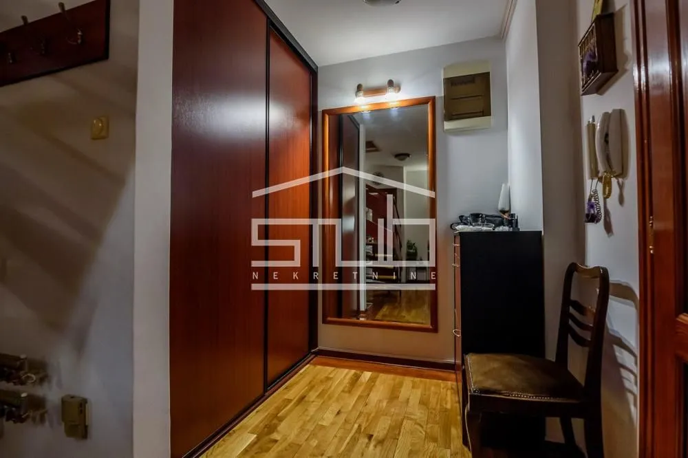 Sale, four bedroom apartment, 105m², Stari Grad, Beograd