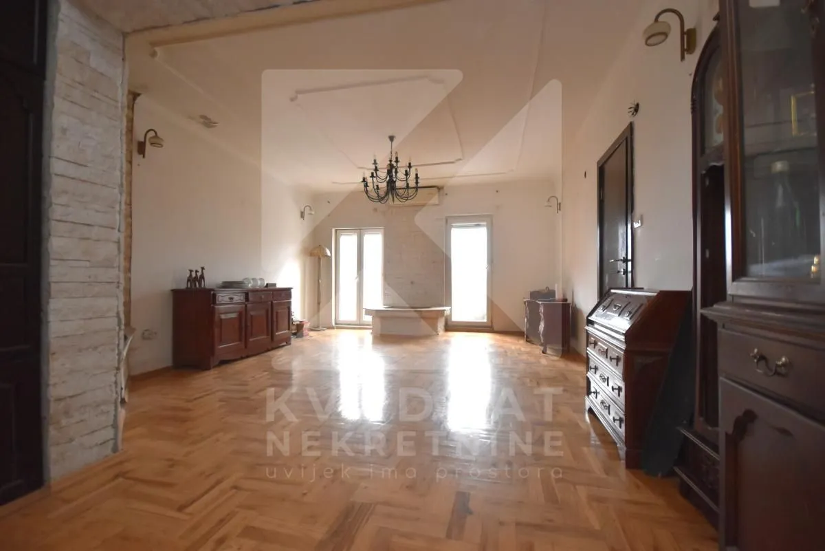 Prodaja, kuća, 343m², Zagorič, Podgorica