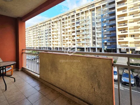 Rent, two bedroom apartment, 80m², City Kvart, Podgorica - image 17