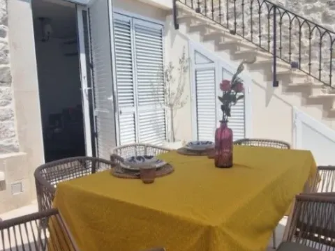 Rent, house, 80m², Kuljače, Budva - image 9