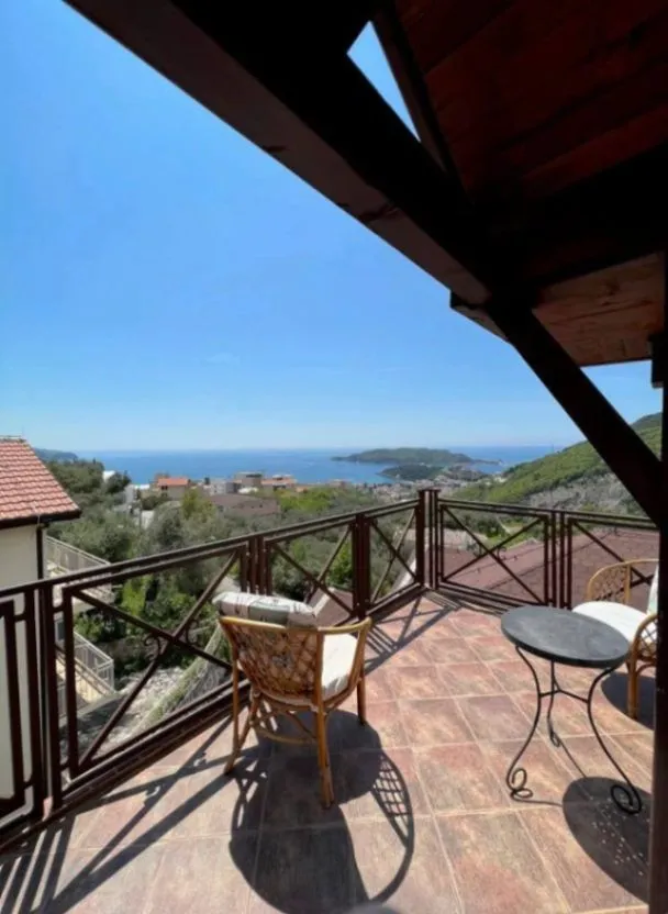 Sale, house, 300m², Bečići, Budva