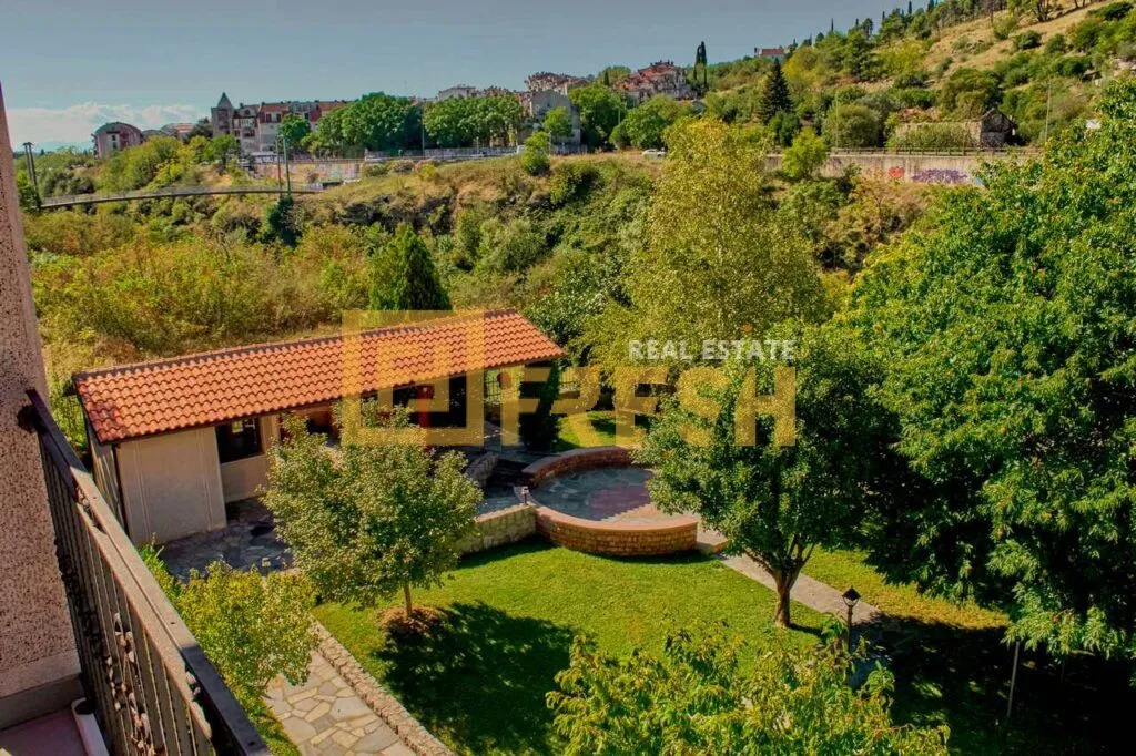 Sale, house, 300m², Zagorič, Podgorica