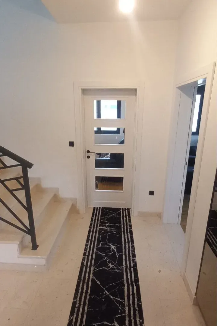 Sale, house, 270m², Gornja Gorica, Podgorica