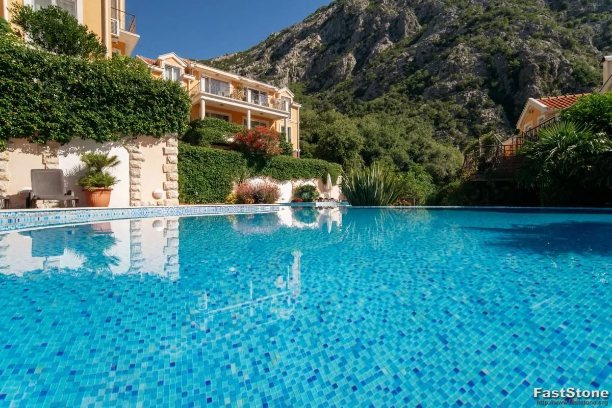 Prodaja, dvosoban stan, 63m², Orahovac, Kotor