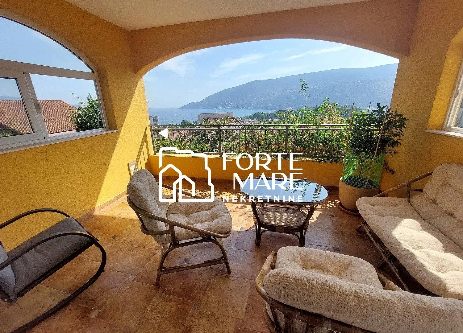 Prodaja, trosoban stan, 101m², Gomila, Herceg Novi