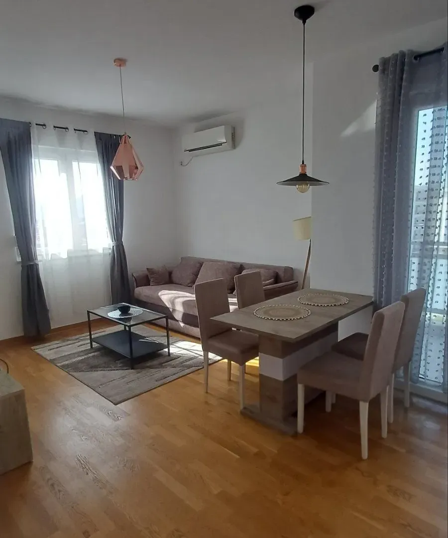 Izdavanje, jednosoban stan, 45m², City Kvart, Podgorica