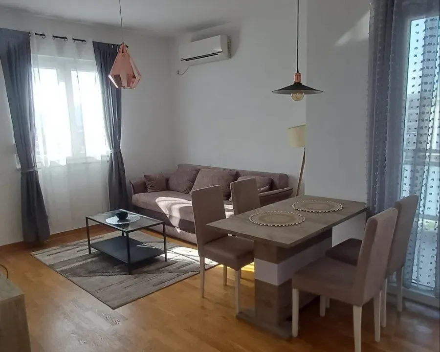 Izdavanje, jednosoban stan, 43m², City Kvart, Podgorica