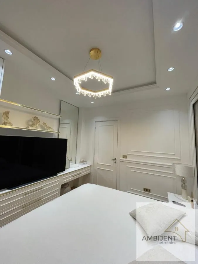 Sale, four bedroom apartment, 175m², Savski Venac, Beograd