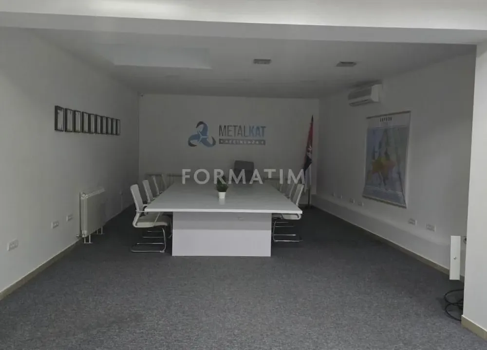 Izdavanje, poslovni prostor, 182m², Savski Venac, Beograd
