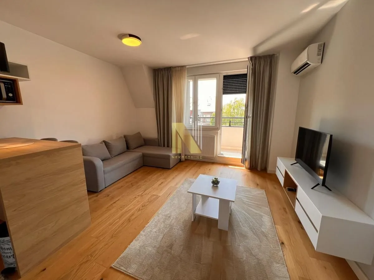 Izdavanje, jednosoban stan, 30m², Centar, Novi Sad