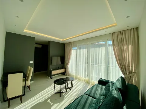 Izdavanje, garsonjera, 30m², Budva, Crna Gora - image 1