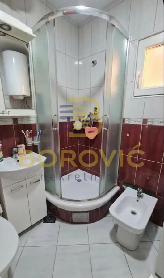 Prodaja, trosoban stan, 74m², Labudovo Brdo, Beograd