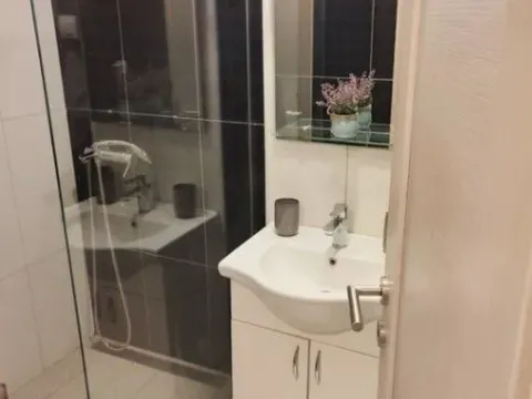 Prodaja, jednosoban stan, 43m², Dalmatinska ulica, Podgorica - image 3