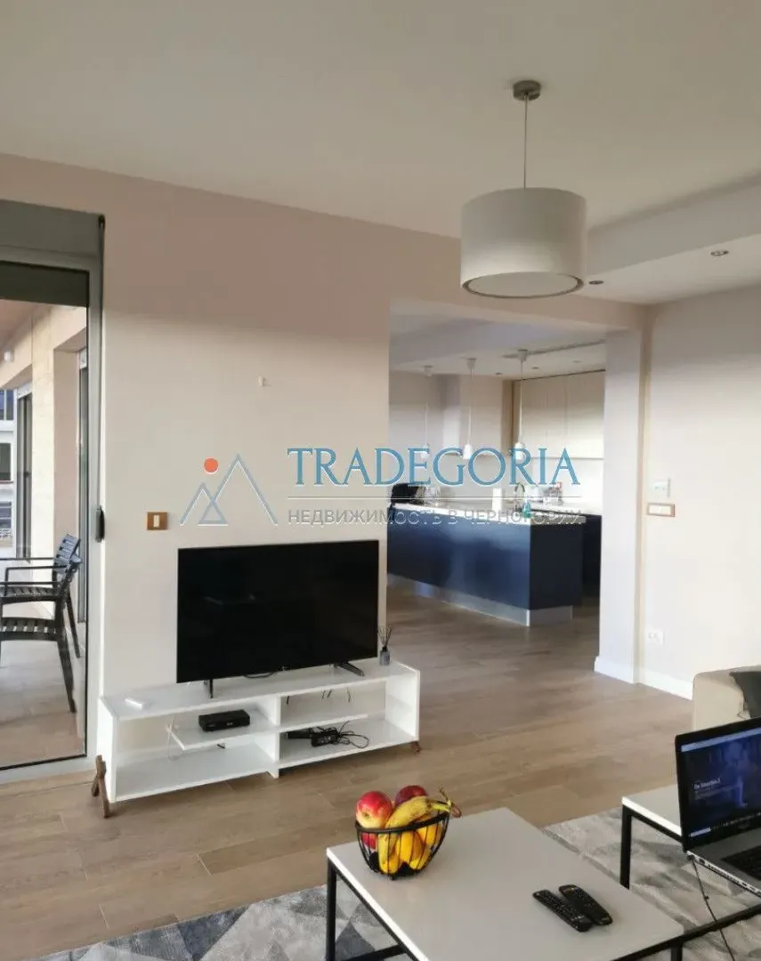 Prodaja, dvosoban stan, 100m², Tivat, Crna Gora