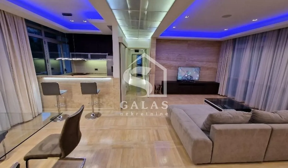 Izdavanje, trosoban stan, 148m², Savski Venac, Beograd