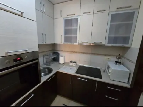 Izdavanje, dvosoban stan, 70m², Stari Aerodrom, Podgorica - image 10