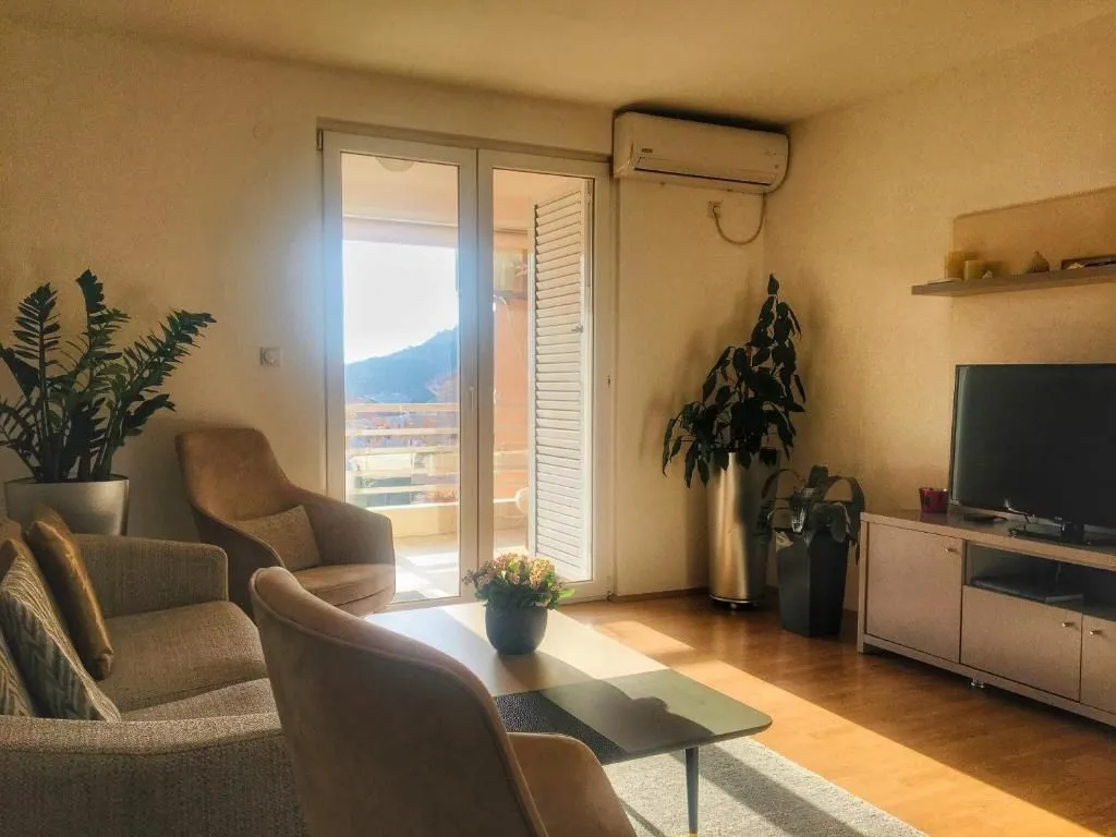 Sale, two bedroom apartment, 75m², Petrovac, Budva