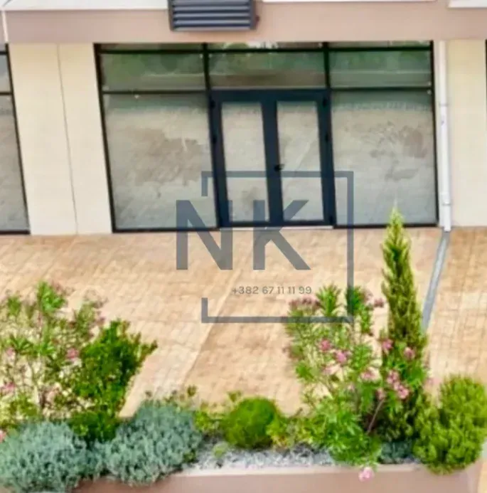 Izdavanje, poslovni prostor, 240m², City Kvart, Podgorica