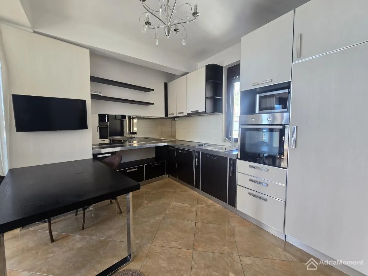 Sale, two bedroom apartment, 68m², Bečići, Budva
